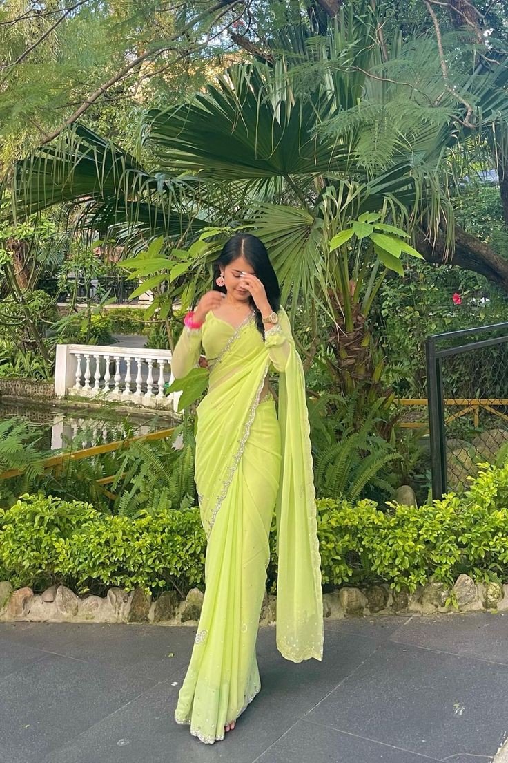 black-colour-saree-girl-dp