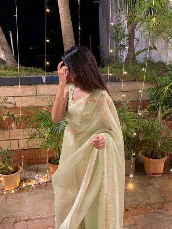 indian-girl-dp-saree-hot-attitude