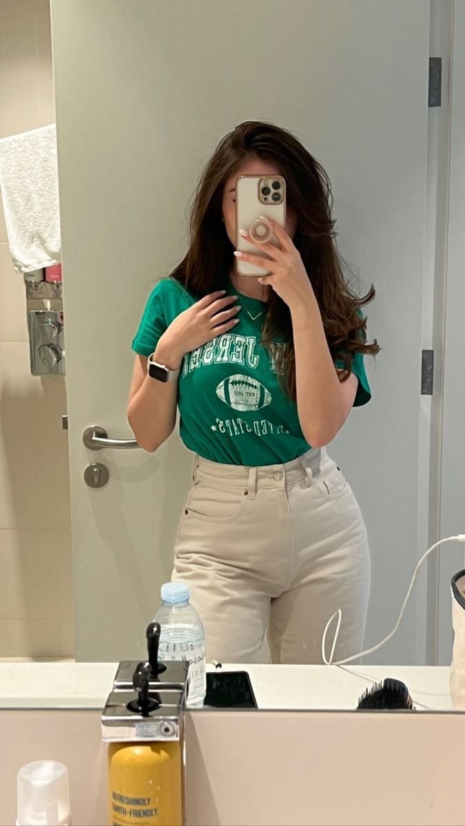 mirror-selfie-dp-for-girl-attitude mirror-selfie-dp-for-girl-attitude